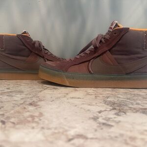 Nike SB Blazer mid in dusty purple color. Very good condition.